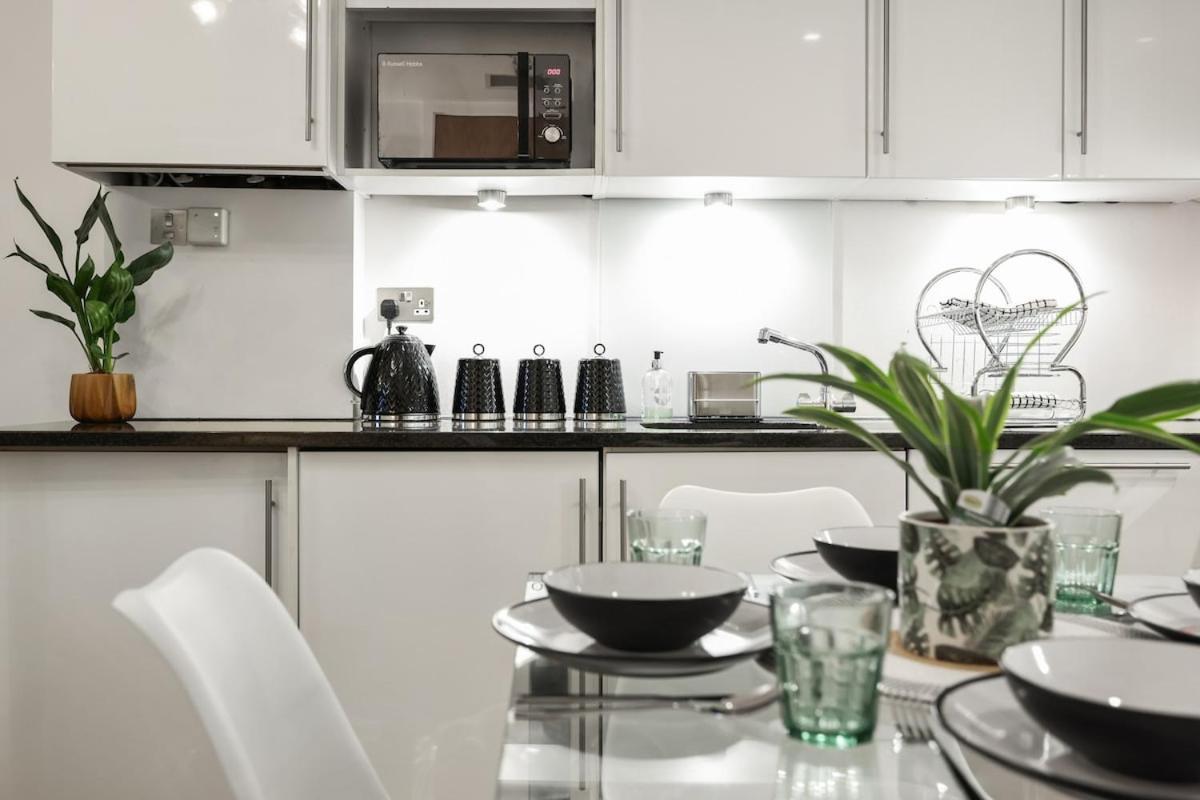 Apartament West End - Sleeps 5 - Amazing Location