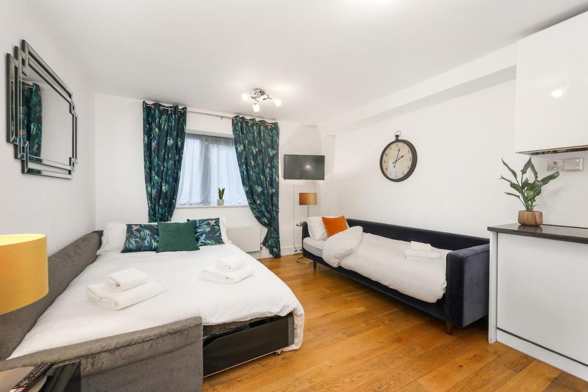West End - Sleeps 5 - Amazing Location Apartament
