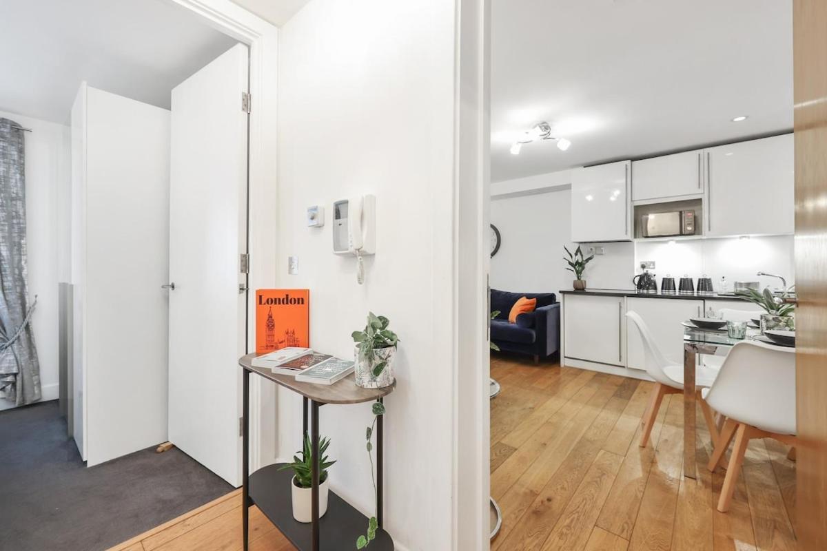 Apartament West End - Sleeps 5 - Amazing Location